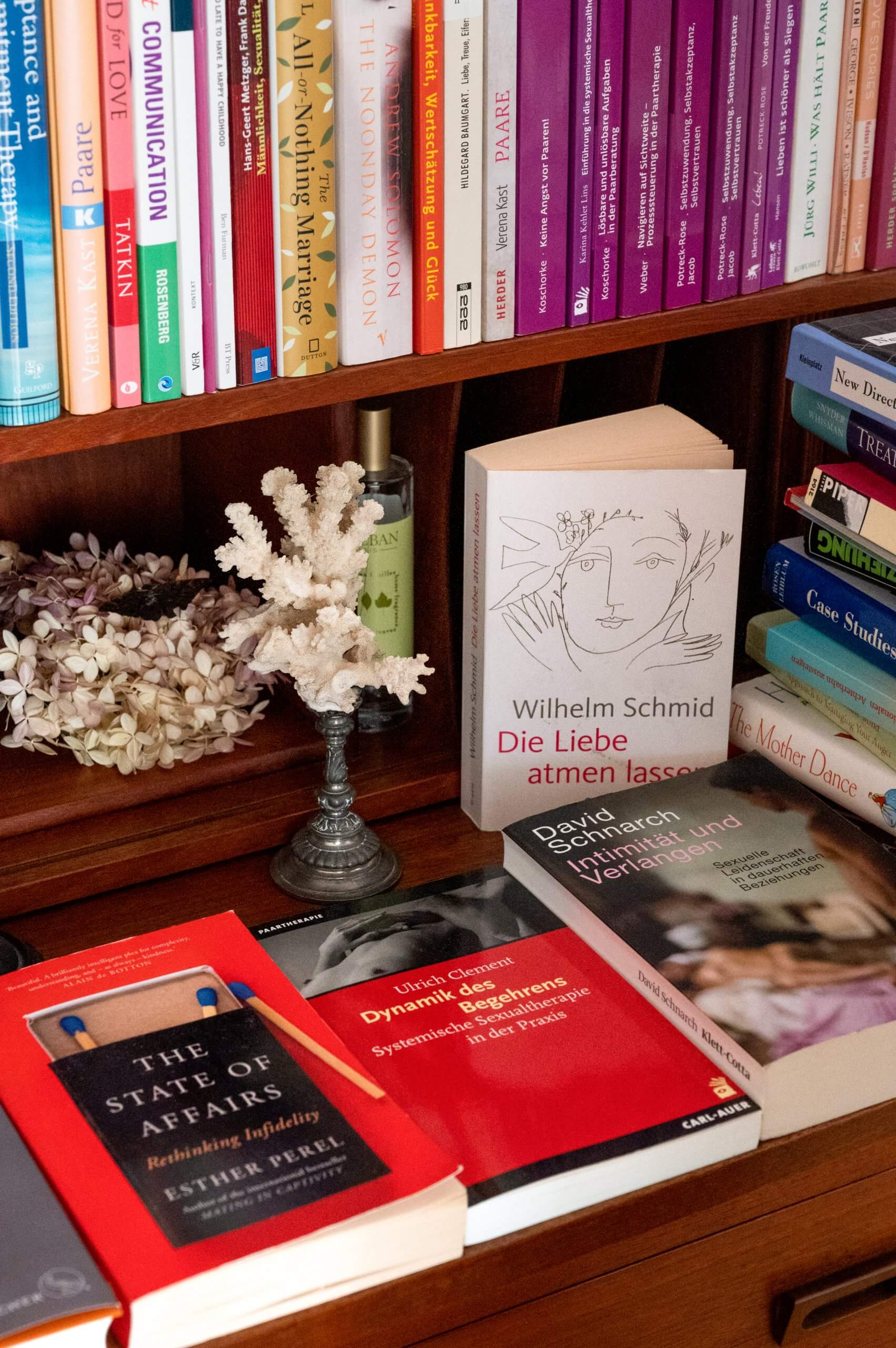 Bücher in der Praxis der Paartherapie in Mitte Cornelia Knöfel-Schöneich